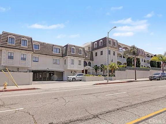 Just Listed: Stunning Ocean & Harbor View Condo