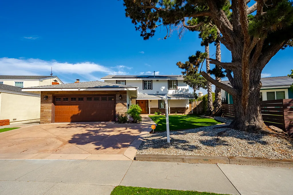 Just Listed: Upgraded 5-Bedroom Lomita Retreat