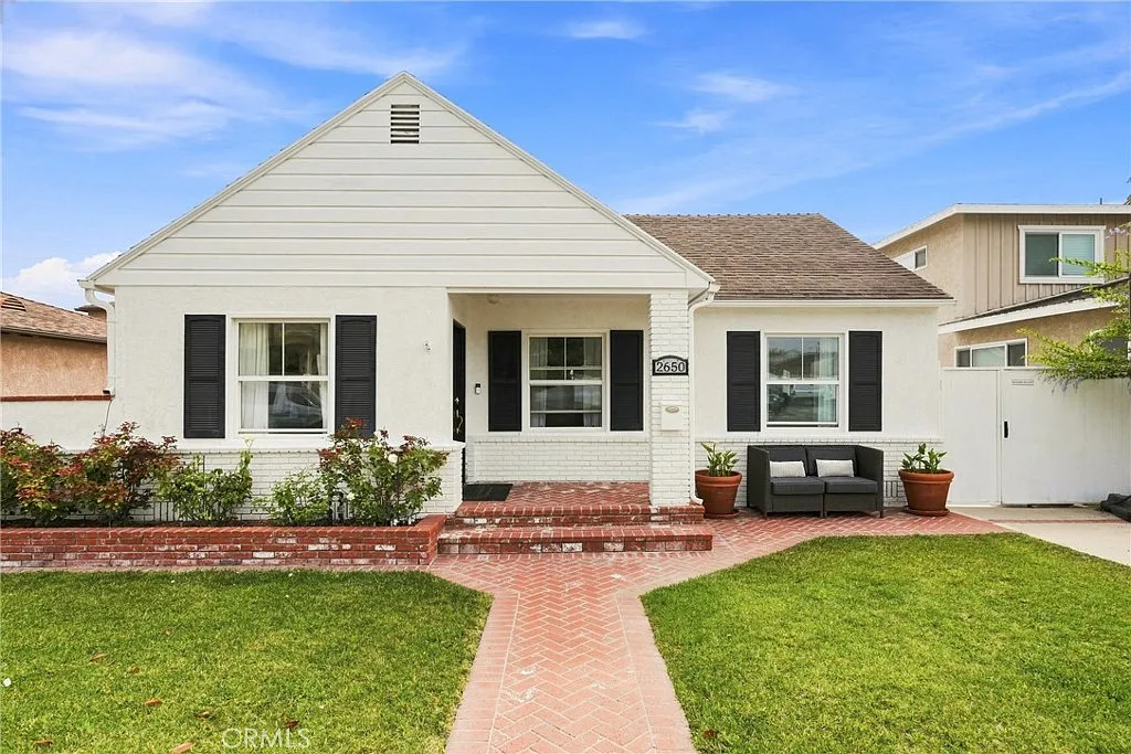 Just Listed: Charming Upper Palisades Home
