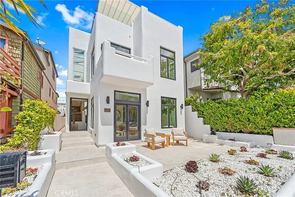 Just Listed: Exceptional Greenbelt Living in Manhattan Beach