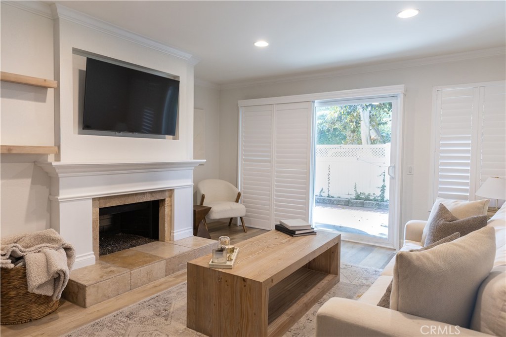 Just Listed: Stunning Turnkey Corner Condo