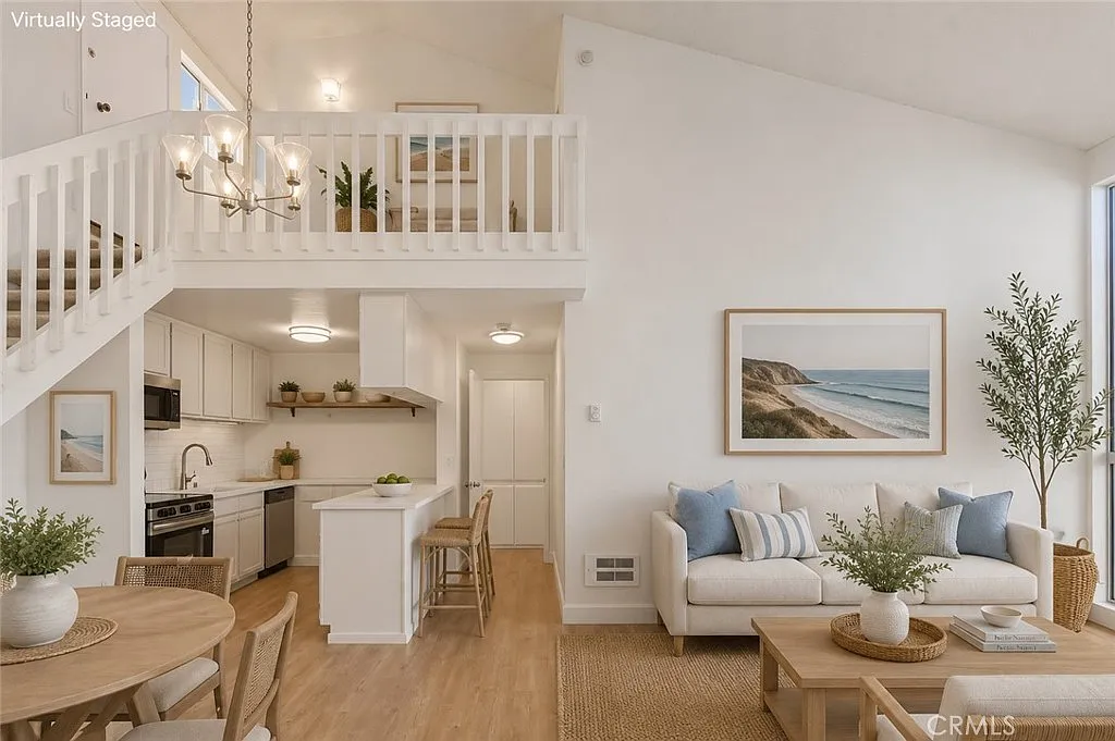 Just Listed | Top-Floor Condo in South Redondo