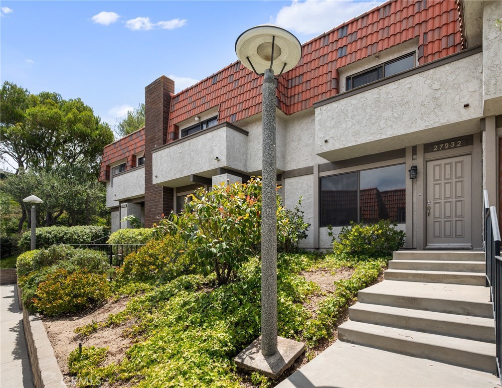 2BR Townhouse in Gated Ridgegate