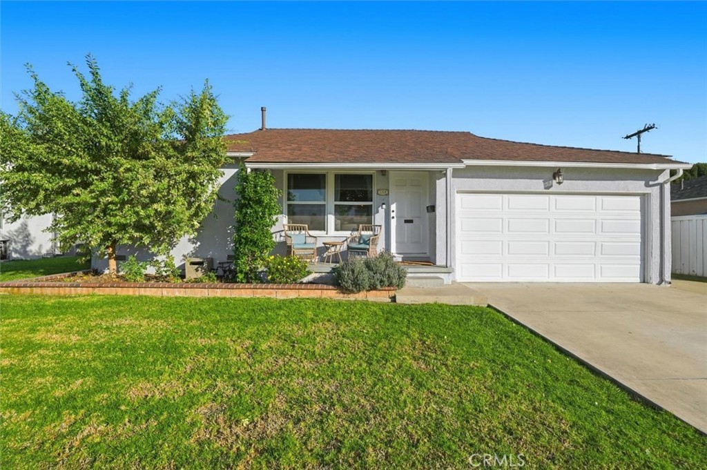 Just Sold | Stunning Artcraft Manor Home