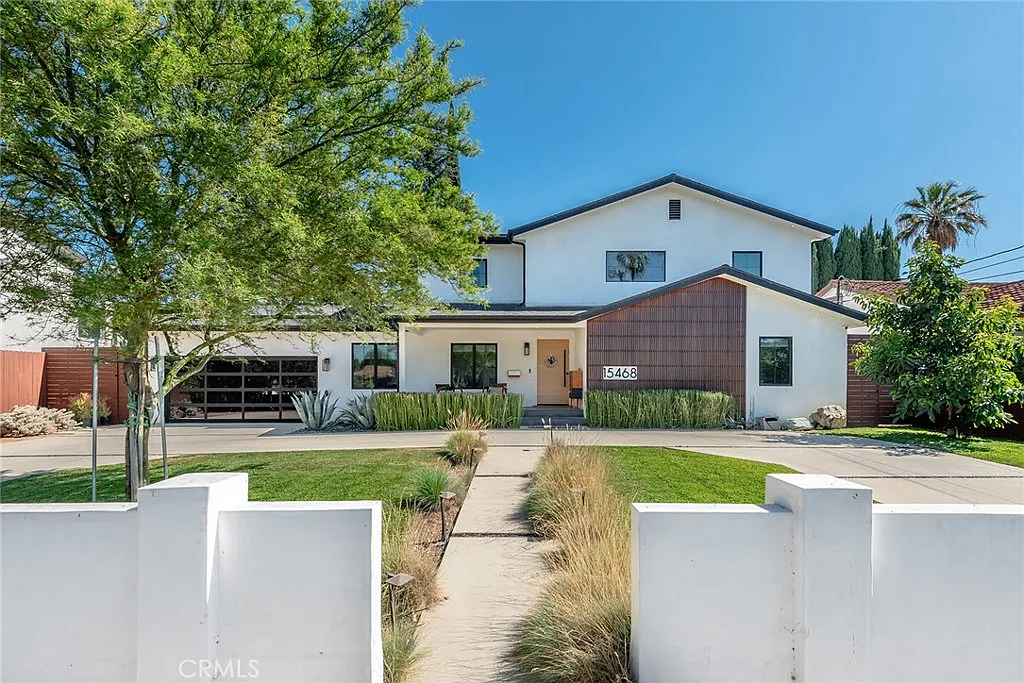 Luxury Family Living in Sherman Oaks with an Oversized Lot