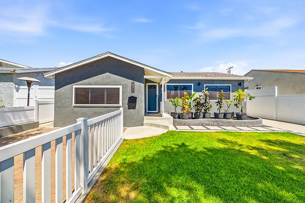Just Listed in Gardena — Private Showings Sat & Sun 12–3