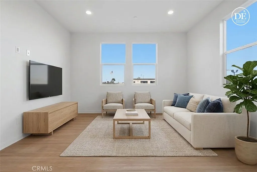 Just Listed: Move-In Ready Gardena Condo