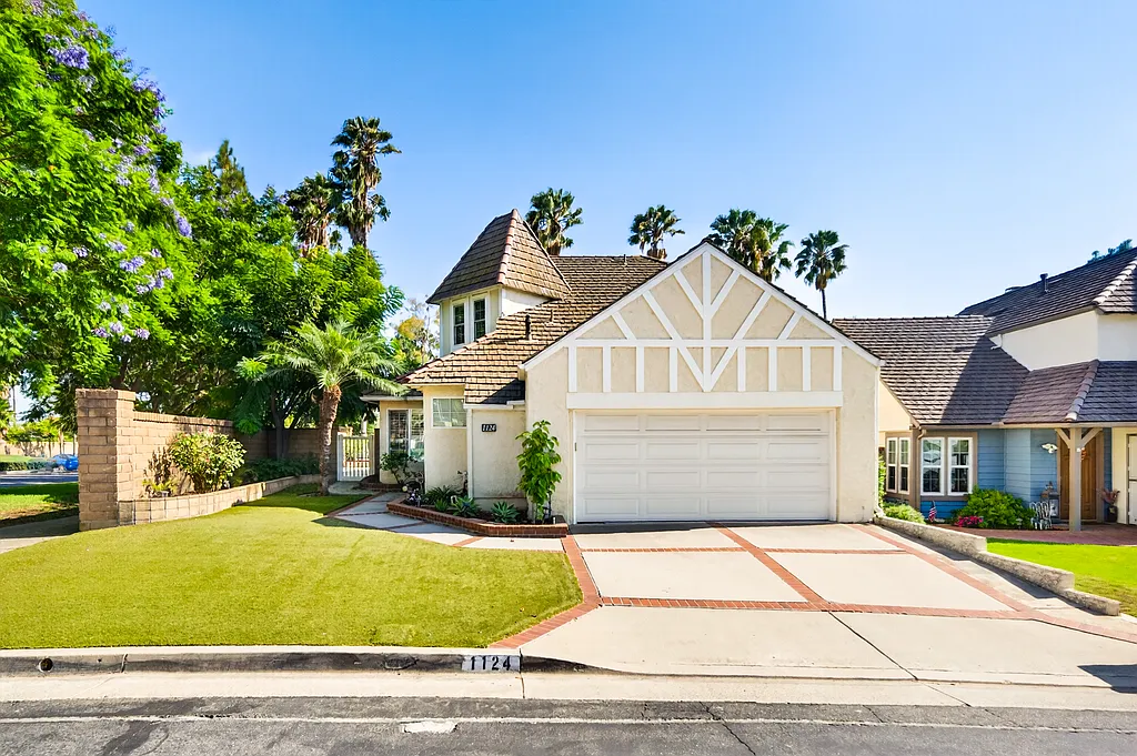 Just Listed: Golf Course Living in Placentia