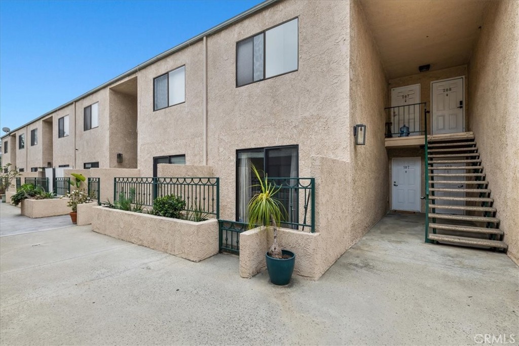 Just Sold in the Heart of Sawtelle | Stylish West LA Condo