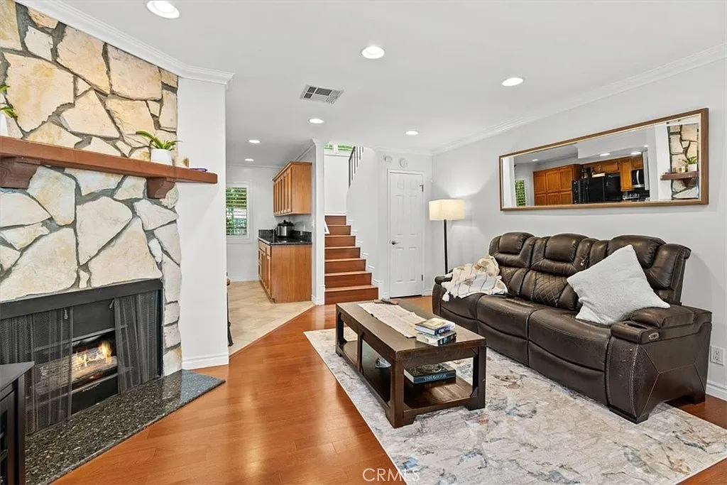 Just Listed: Bright South Bay 2-Bedroom Condo