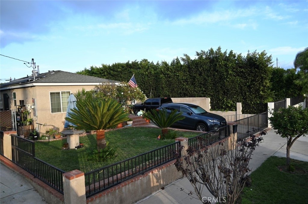 Open House June 17, 11:30–1:30 | Updated Wilmington Home on Large Lot + ADU Potential