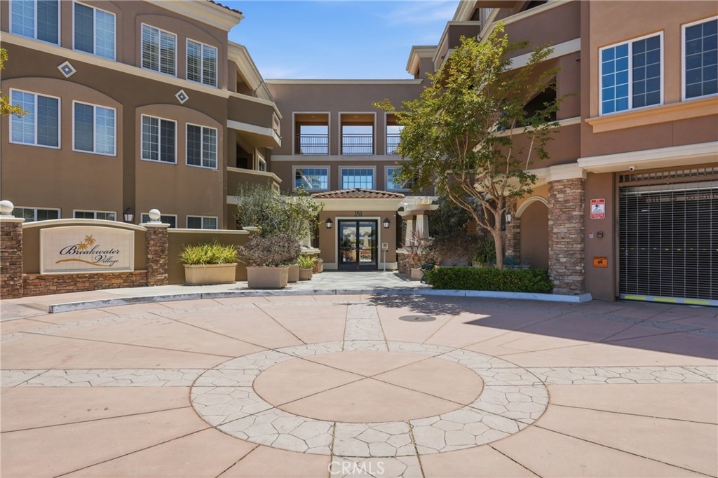 Just Listed: Private 2-Bed in Premier 55+ Community